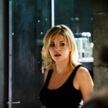 Elisha Cuthberth in una scena del film Captivity