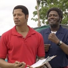 Bernie Mac e Terrence Howard in una sequenza del film Pride