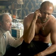 Dwight Yoakam e Jason Statham in una scena del film Crank