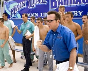 Tom Arnold in una scena del film Pride