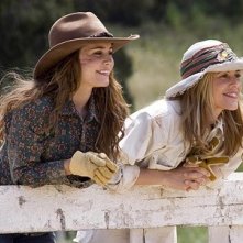 Alison Lohman e Maria Bello in una scena del film Flicka