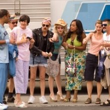 Cedric Yarbrough, Carlos Alazraqui, Kerri Kenney-Silver, Thomas Lennon, Wendi McLendon-Covey, Niecy Nash, Mary Birdsong e Robert Ben Garant in una scena di Reno 911!: Miami