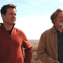 Greg Kinnear e Kris Kristofferson in una scena del film Fast Food Nation