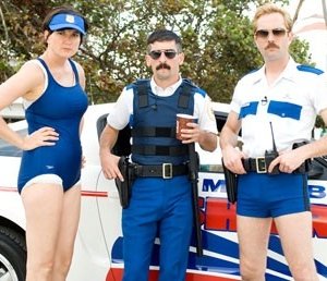 Kerri Kenney-Silver, Robert Ben Garant e Thomas Lennon in una scena di Reno 911!: Miami