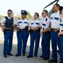 Thomas Lennon, Robert Ben Garant, Niecy Nash, Mary Birdsong, Carlos Alazraqui, Cedric Yarbrough, Wendi McLendon-Covey in una scena di Reno 911!: Miami