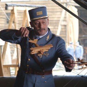 Jean Reno in una scena del film Giovani Aquile - Flyboys