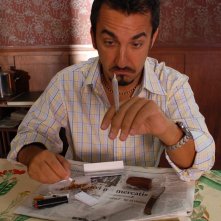 Nicola Savino in una scena della commedia Agente Matrimoniale