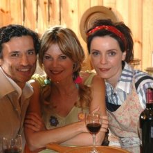 Patrizia Pellegrino, Enrico Lo Verso e Galatea Ranzi in una scena del film Come le formiche