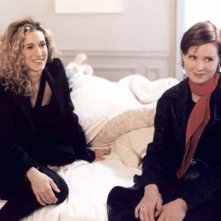 Sarah Jessica Parker e Cynthia Nixon in una scena di Sex and the City, episodio Autoerotismo