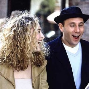 Willie Garson e Sarah Jessica Parker in una scena di Sex and the City, episodio Singles & Sposati