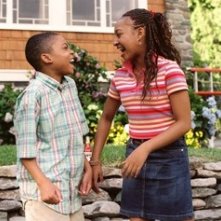 Aleisha Allen e Philip Bolden in una scena di Finalmente a casa