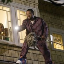 Ice Cube, Aleisha Allen e Philip Bolden in una scena di Finalmente a casa