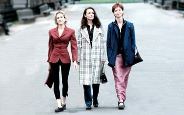Kristin Davis, Cynthia Nixon e Sarah Jessica Parker in una scena di Sex and the City, episodio Gli uomini sono tutti... strani?