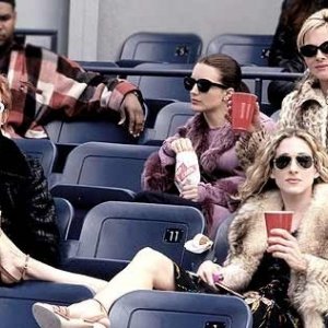 Kristin Davis, Cynthia Nixon, Kim Cattral e Sarah Jessica Parker in una scena di Sex and the City, episodio Le regole del lasciarsi
