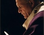 Ian Holm sarà Papa Wojtyla
