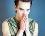 60 orfani per Jonathan Rhys-Meyers