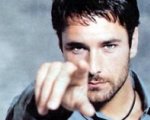 Raoul Bova in barca contro il pregiudizio