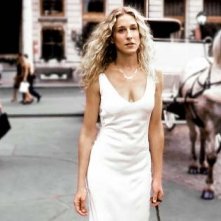 Sarah Jessica Parker in una scena di Sex and the City, episodio Ex: la terza dimensione