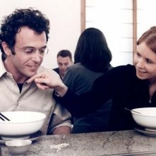 Cynthia Nixon e David Eigenberg in una scena di Sex and the City, episodio Il momento giusto