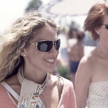 Cynthia Nixon e Sarah Jessica Parker in una scena di Sex and the City, episodio Fuga dalla città