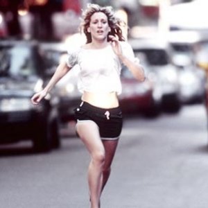 Sarah Jessica Parker in una scena di Sex and the City, episodio La paura di scegliere