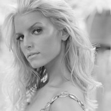 Wallpaper - una biondissima Jessica Simpson in una foto in b/n