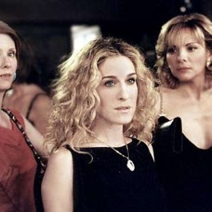 Cynthia Nixon, Sarah Jessica Parker e Kim Cattrall in una scena di Sex and the City, episodio Ad ognuna il suo fantasma