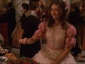 Jewel Staite in una sequenza di Firefly, episodio Bon-ton pericoloso