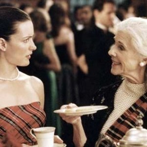 Kristin Davis e Frances Sternhagen in una scena di Sex and the City, episodio Basta dire sì