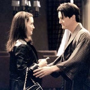 Kristin Davis e Kyle MacLachlan in una scena di Sex and the City, episodio Il tormento e... l'ex-tasy