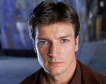 Firefly: Nathan Fillion rende omaggio alla serie sul set di American Housewife