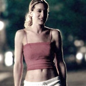 Sarah Jessica Parker in una scena di Sex and the City, episodio Basta dire sì