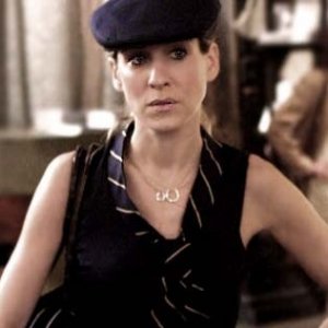 Sarah Jessica Parker in una scena di Sex and the City, episodio Parlare non basta