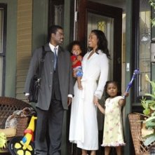 Chris Rock con Gina Torres in una scena del film Manuale d'infedeltà per uomini sposati