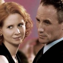 Cynthia Nixon in una scena di Sex and the City, episodio Libri e carte di cuori