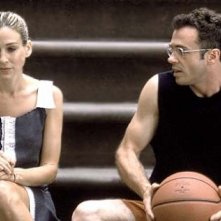 Sarah Jessica Parker e David Eigenberg in una scena di Sex and the City, episodio Recensioni