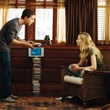 Sarah Roemer e Shia LaBeouf in una scena del film Disturbia