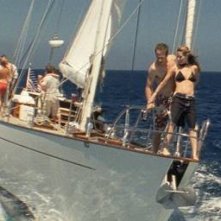 Una scena del film Alla deriva