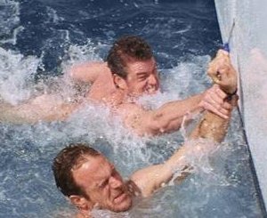 Una scena del film Alla deriva