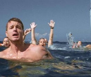 Una scena del film Alla deriva