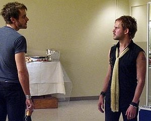 Dominic Monaghan con Neil Hopkins nell'episodio 'La falena' di Lost