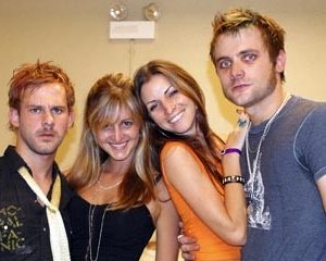 Dominic Monaghan e Neil Hopkins nell'episodio 'La falena' della serie televisiva Lost