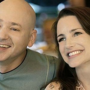 Evan Handler accanto a Kristin Davis in una scena di Sex and the City, episodio La presa