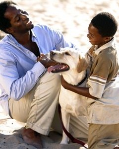 Harold Perrineau e Malcolm David Kelley nell'episodio 'Tabula rasa' del serial Lost