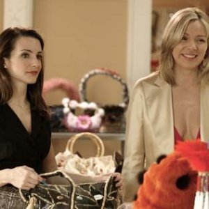 Kristin Davis e Kim Cattrall in una scena di Sex and the City, episodio Presente perfetto
