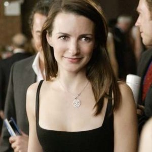 Kristin Davis in una scena di Sex and the City, episodio Donne di comando