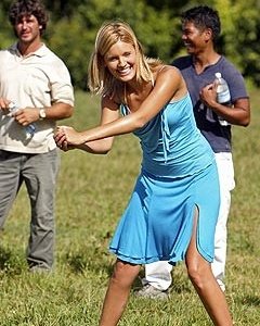 Maggie Grace gioca a golf nell'episodio 'Solitudine' di Lost
