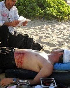 Matthew Fox con Fredric Lehne nel Pilot di Lost