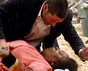Matthew Fox e L. Scott Caldwell nel Pilot di Lost