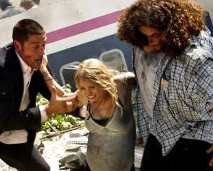 Matthew Fox, Jorge Garcia ed Emilie de Ravin nel Pilot di Lost